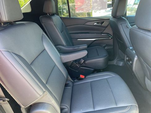 Certified 2025 Chevrolet Traverse LT image 14