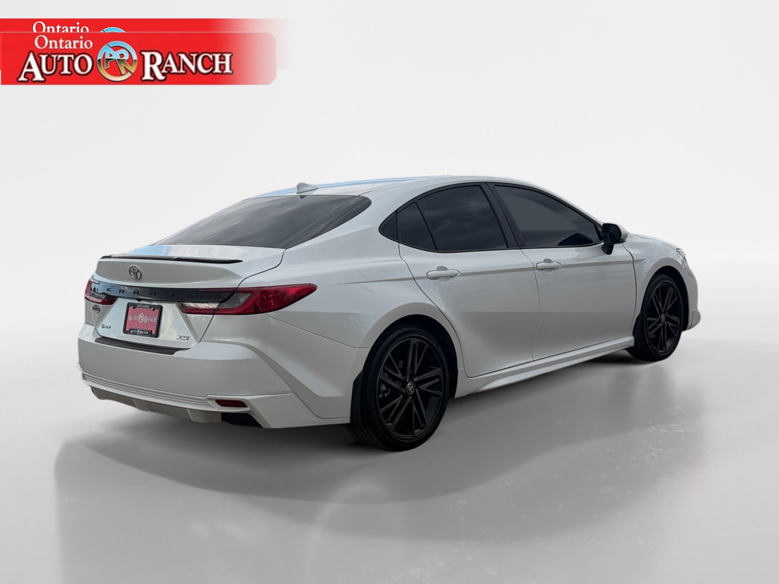 Used 2025 Toyota Camry XSE FWD image 5