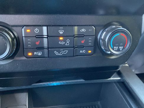 Used 2019 Ford F150 XLT w/ Equipment Group 302A Luxury AWD/4WD image 17