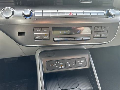 New 2026 Hyundai Kona SEL Premium AWD/4WD image 16