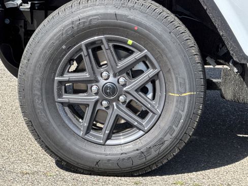 New 2026 Jeep Gladiator Sport image 23