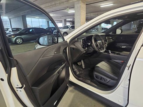 Used 2024 Lexus RX 500h F Sport w/ Convenience Package image 28