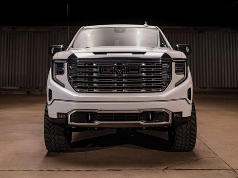 Used 2024 GMC Sierra 1500 Denali w/ Denali Reserve Package AWD/4WD image 2