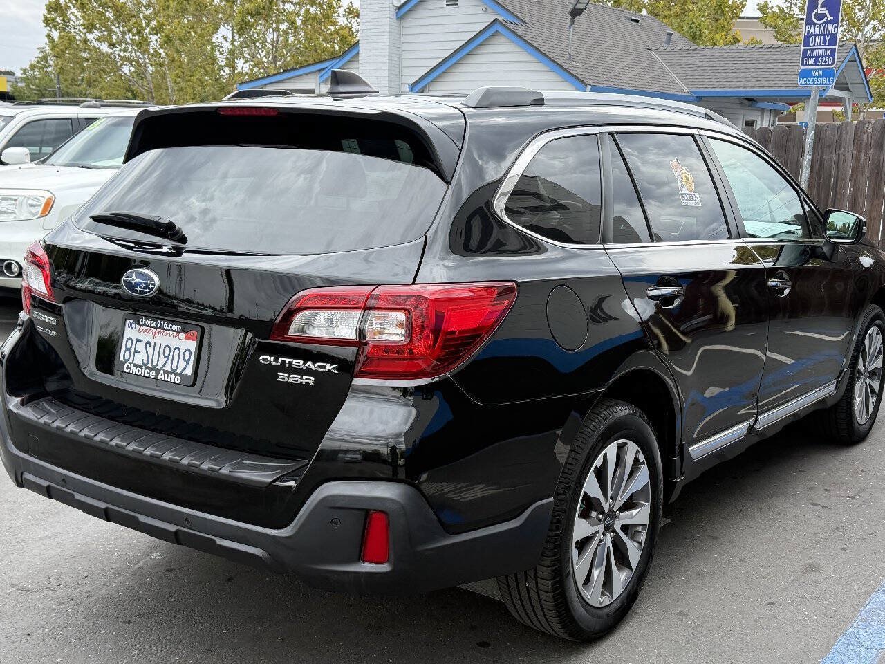 Used 2019 Subaru Outback 3.6R Touring w/ Popular Package #3A AWD/4WD image 7