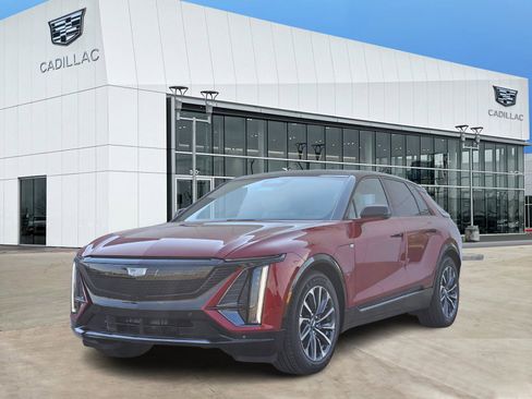 New 2025 Cadillac Lyriq Sport AWD/4WD image 4