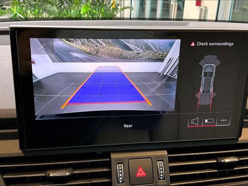 Used 2023 Audi Q5 2.0T Premium w/ Convenience Package image 29