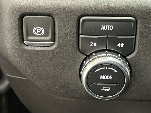 Used 2025 GMC Sierra 1500 Elevation image 37