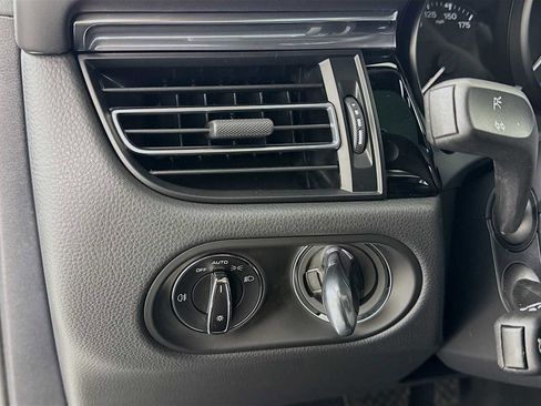 New 2026 Porsche Macan image 14