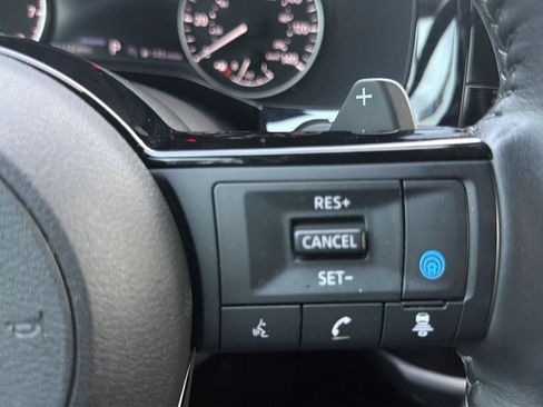 Used 2022 Nissan Pathfinder SL FWD image 10