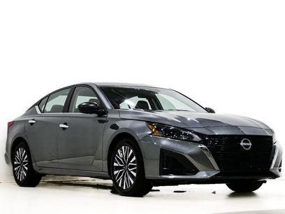 Used 2025 Nissan Altima 2.5 SV