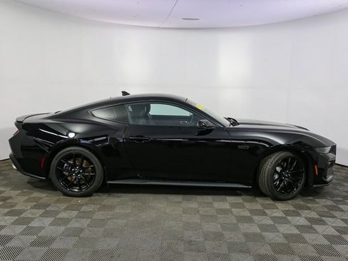 Used 2025 Ford Mustang GT Premium image 13