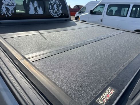 Used 2023 Ford Ranger Lariat w/ Tremor Off-Road Package image 13