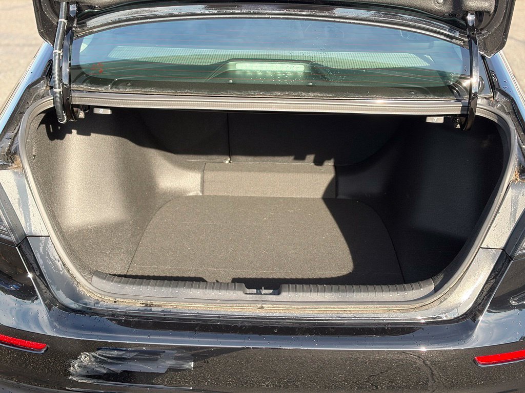 Used 2025 Honda Accord SE image 9