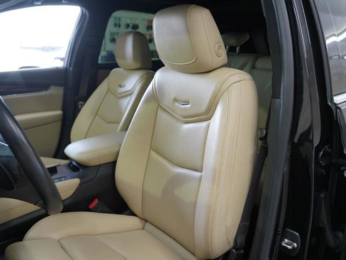 Used 2017 Cadillac XT5 Premium Luxury image 24