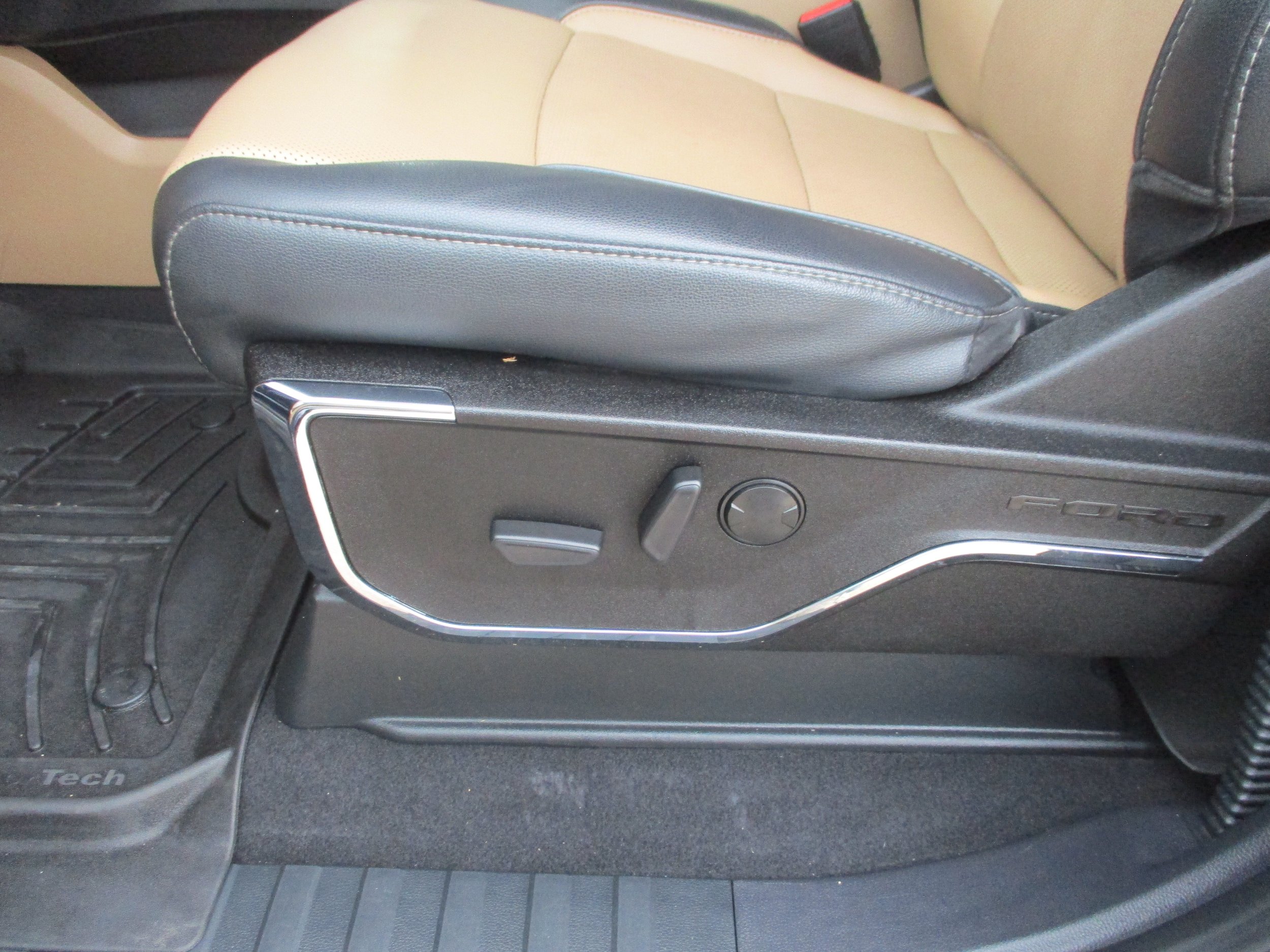 Used 2023 Ford F150 Lariat w/ FX4 Off-Road Package AWD/4WD image 14