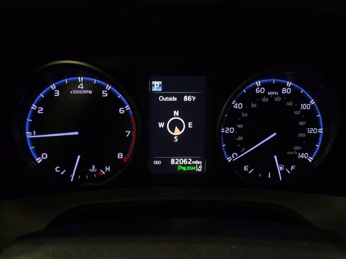 Used 2018 Toyota RAV4 XLE FWD image 23