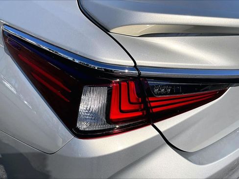 Used 2021 Lexus ES 350 w/ Premium Package FWD image 27