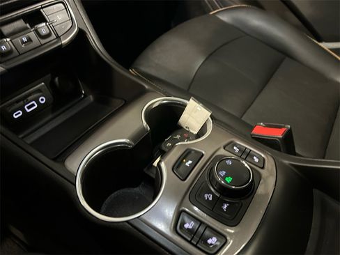 Used 2022 GMC Terrain AT4 w/ Infotainment Package II image 19