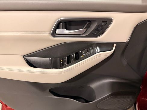 Used 2021 Nissan Rogue SL w/ Premium Package image 13