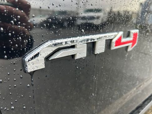 Used 2022 GMC Yukon AT4 w/ Technology Package image 32