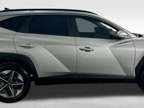 Certified 2025 Hyundai Tucson SEL image 10