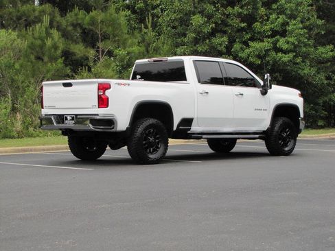 Used 2024 Chevrolet Silverado 2500 LTZ AWD/4WD image 6