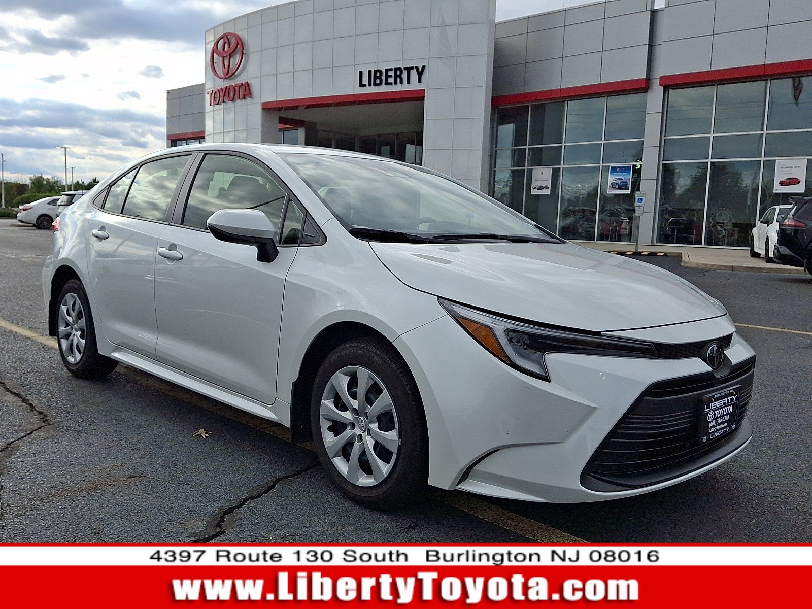 Used 2026 Toyota Corolla LE FWD image 1