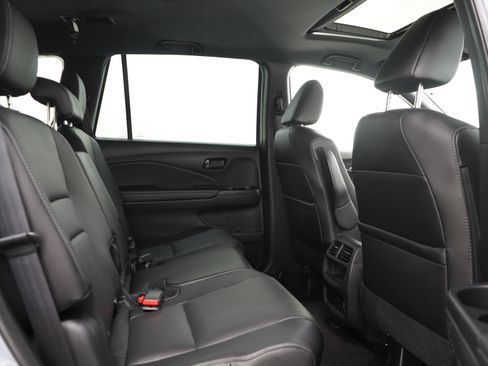 Used 2023 Honda Passport EX-L image 12