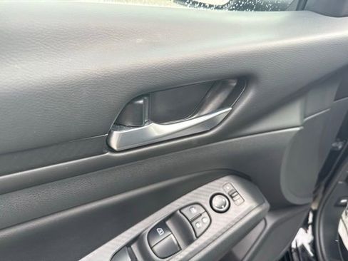 Used 2024 Nissan Altima 2.5 SV image 19