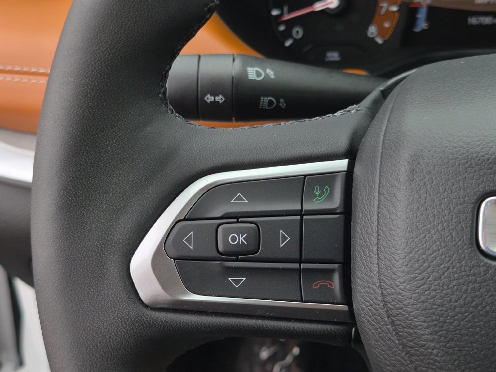 Certified 2025 Jeep Compass Limited AWD/4WD image 15