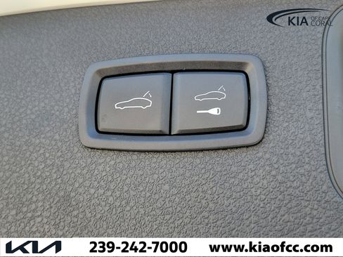 Used 2021 Porsche Macan S AWD/4WD image 13