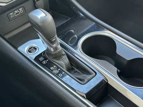 Used 2024 Nissan Altima 2.5 SV image 22