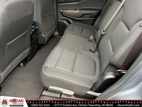 Used 2021 GMC Acadia SLE image 12