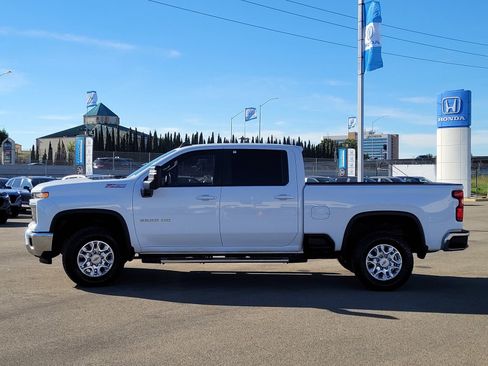 Used 2024 Chevrolet Silverado 2500 LT image 8