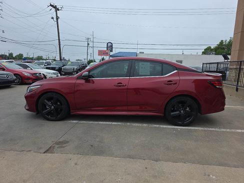 Used 2021 Nissan Sentra SR w/ Lighting Package FWD image 8