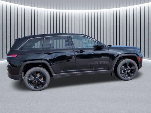 New 2026 Jeep Grand Cherokee Limited w/ Limited Altitude Package image 6