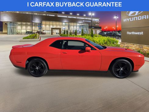 Used 2019 Dodge Challenger SXT image 6