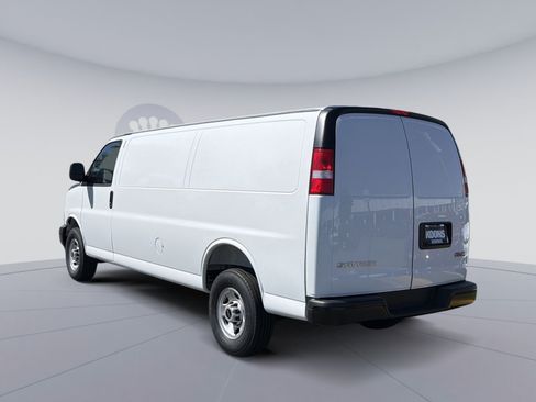 New 2026 GMC Savana 3500 Extended w/ Driver Convenience Package RWD image 4