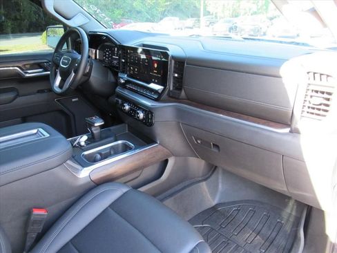 Used 2022 GMC Sierra 1500 SLT w/ SLT Premium Plus Package image 10