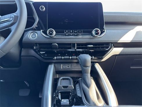 New 2026 Chevrolet Colorado W/T image 11