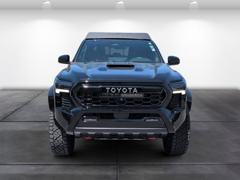 Used 2025 Toyota Tacoma TRD Pro AWD/4WD image 6
