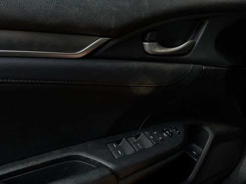 Used 2017 Honda Civic Touring image 22
