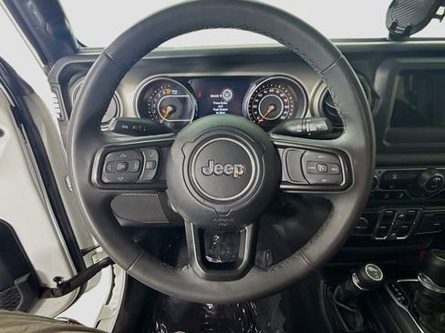 Used 2023 Jeep Gladiator Sport image 11