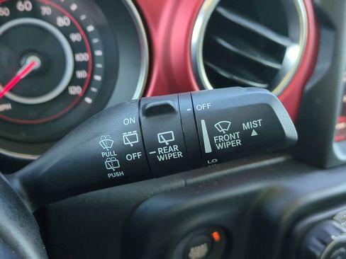 Used 2022 Jeep Wrangler Unlimited Rubicon w/ Dual Top Group image 27