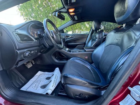 Used 2015 Chrysler 200 S w/ Navigation & Sound Group I image 7