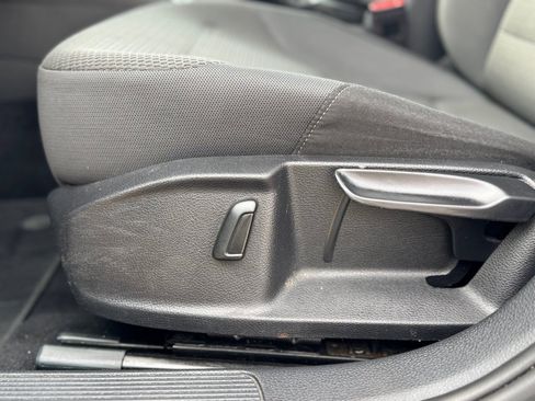 Used 2019 Volkswagen Golf 4-Door image 9