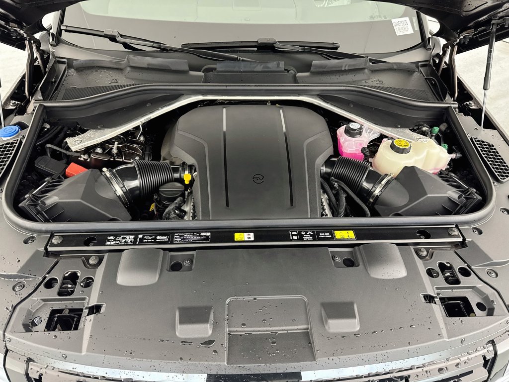 New 2027 Land Rover Range Rover Sport SV AWD/4WD image 31