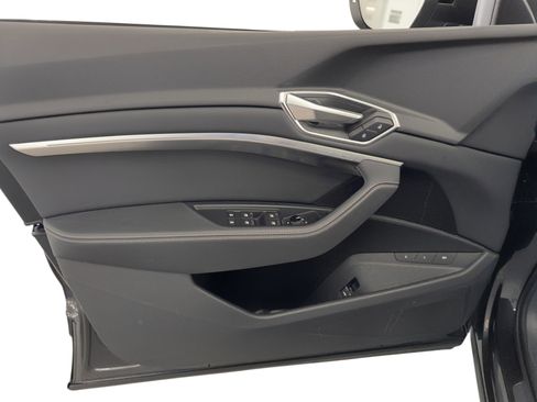 Used 2021 Audi e-tron Premium w/ Convenience Plus Package image 14