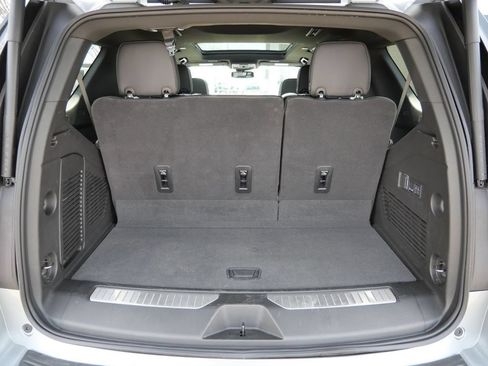 Used 2025 GMC Yukon Denali w/ Sun & Power Step Package AWD/4WD image 32
