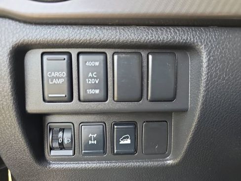 Used 2024 Nissan Titan PRO-4X image 29